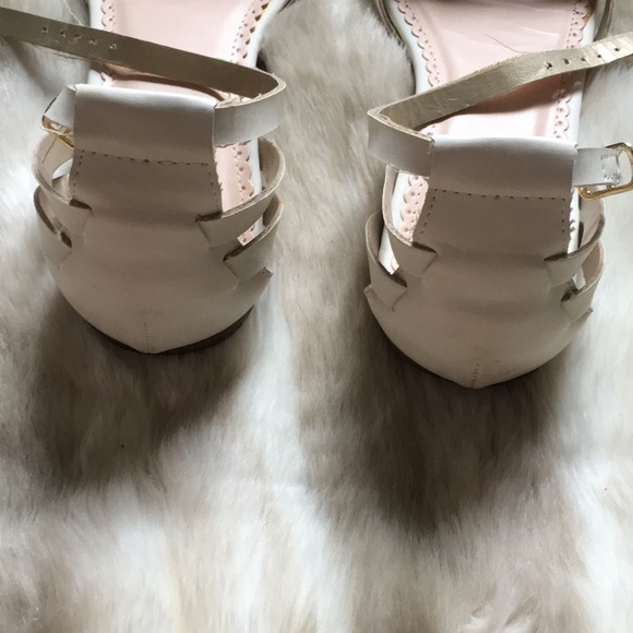 Flat sandals by Madison - Picture 4 of 6